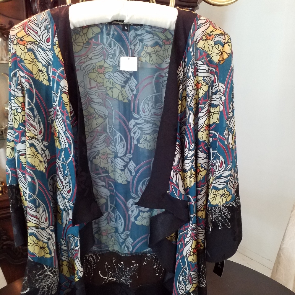 NEW VIOLET KAY BLUE PRINT TRIMMED IN BLACK SMALL